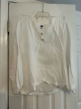 Old Navy White Lightweight V-Neck Peasant Blouse